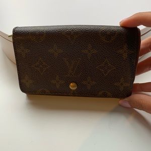 SALE!  100% authentic Louis Vuitton wallet